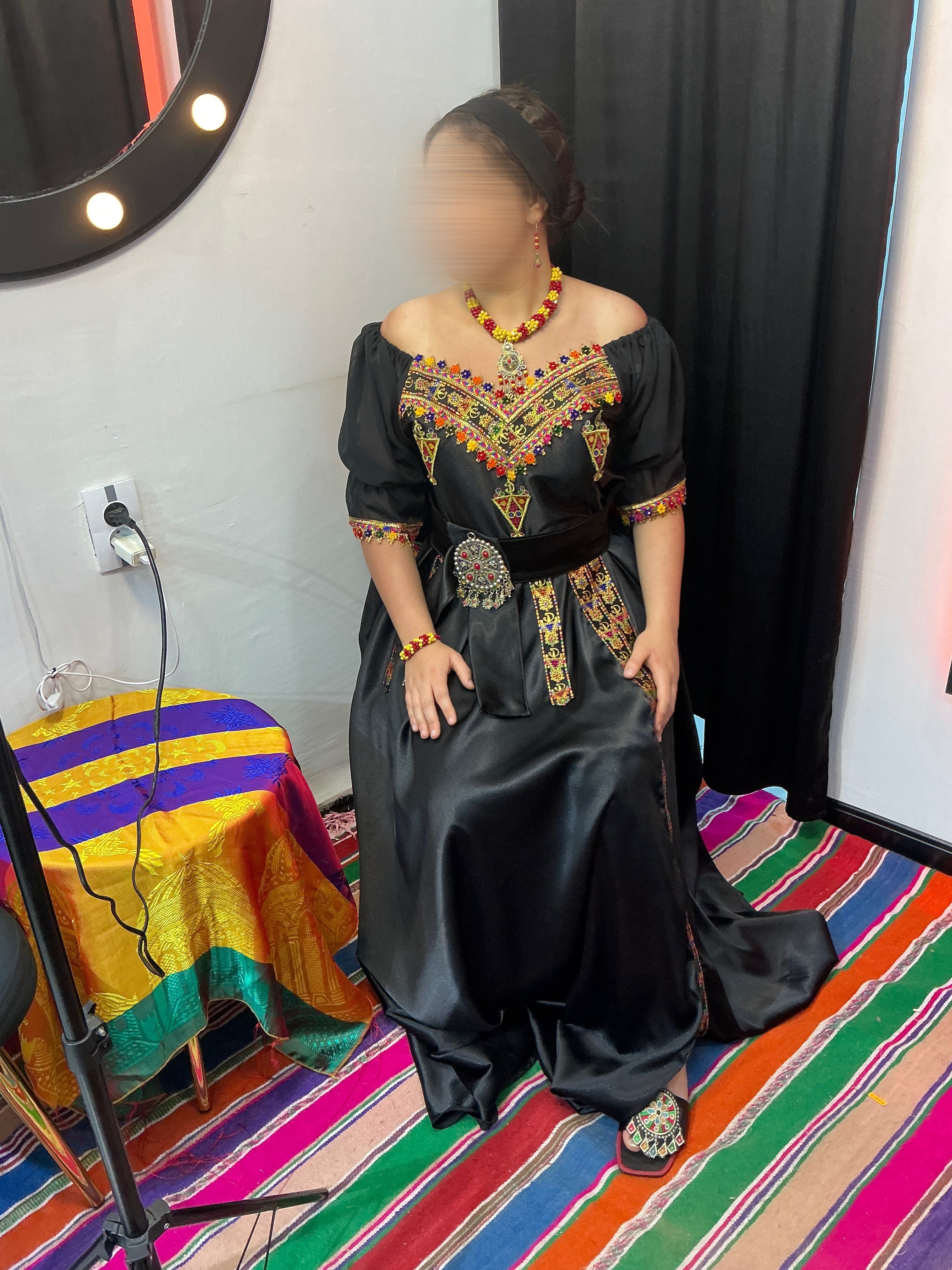 Robe kabyle rouge et noir