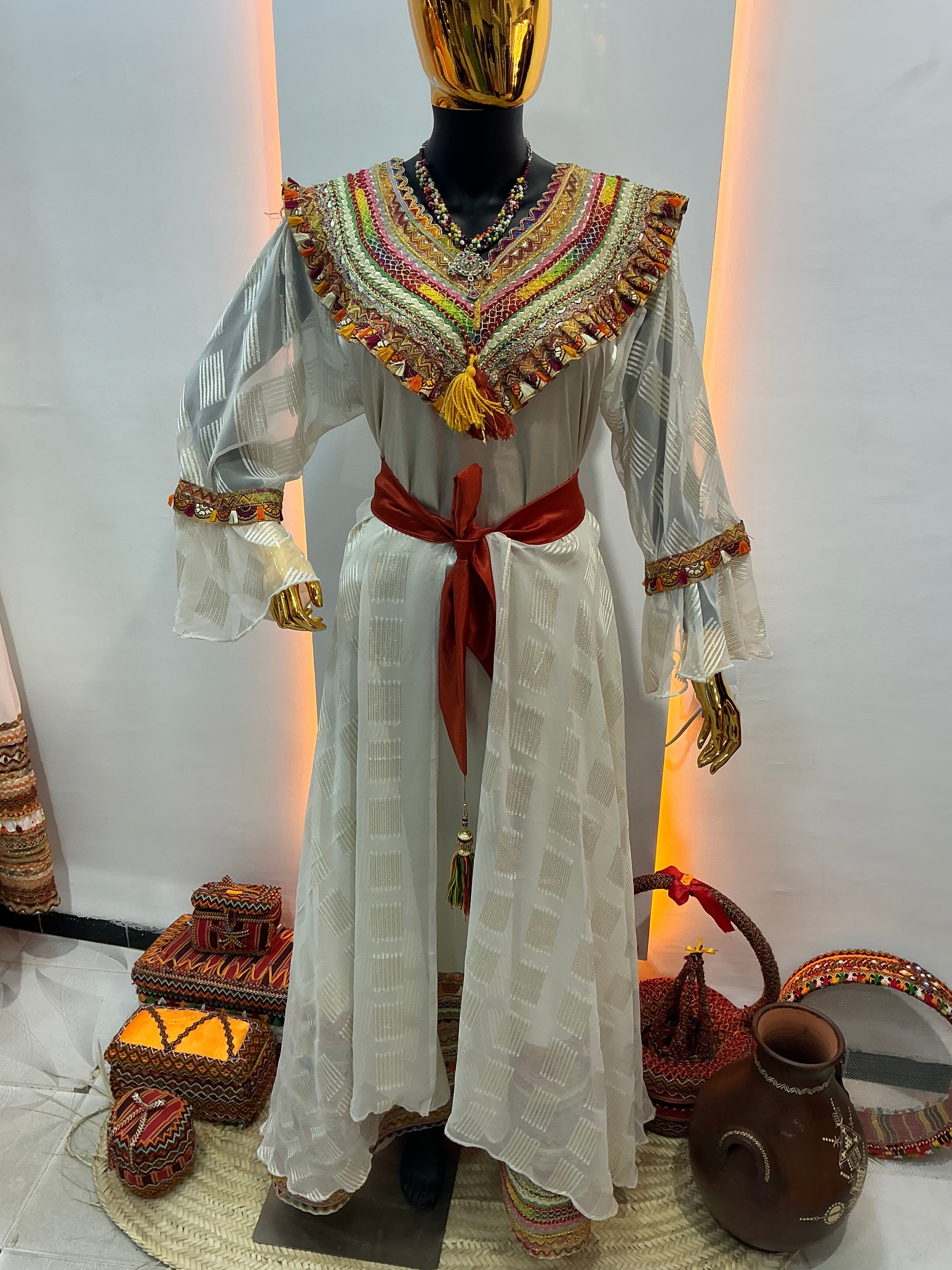Robe kabyle avec une touche naili