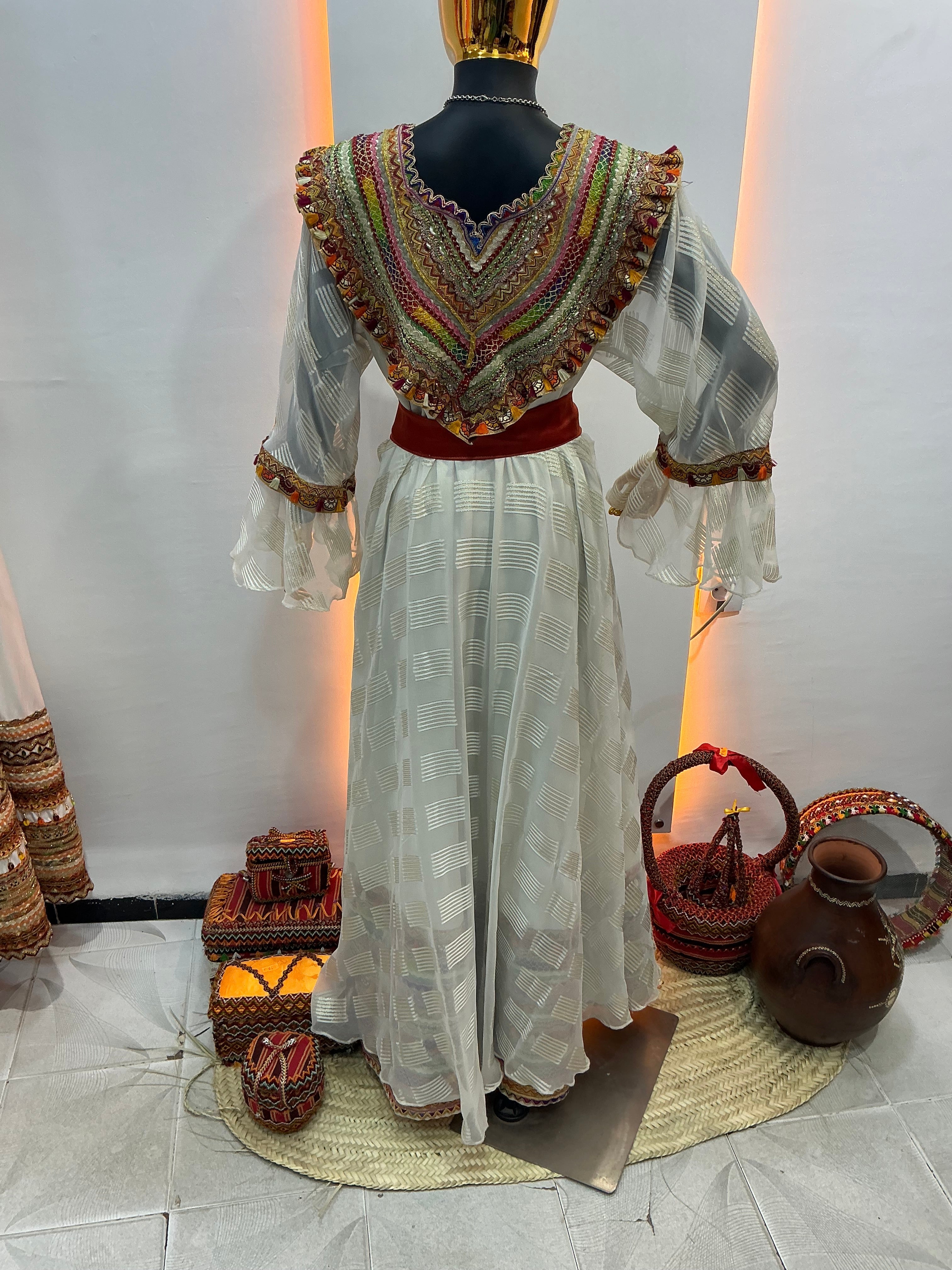 Robe kabyle avec une touche naili