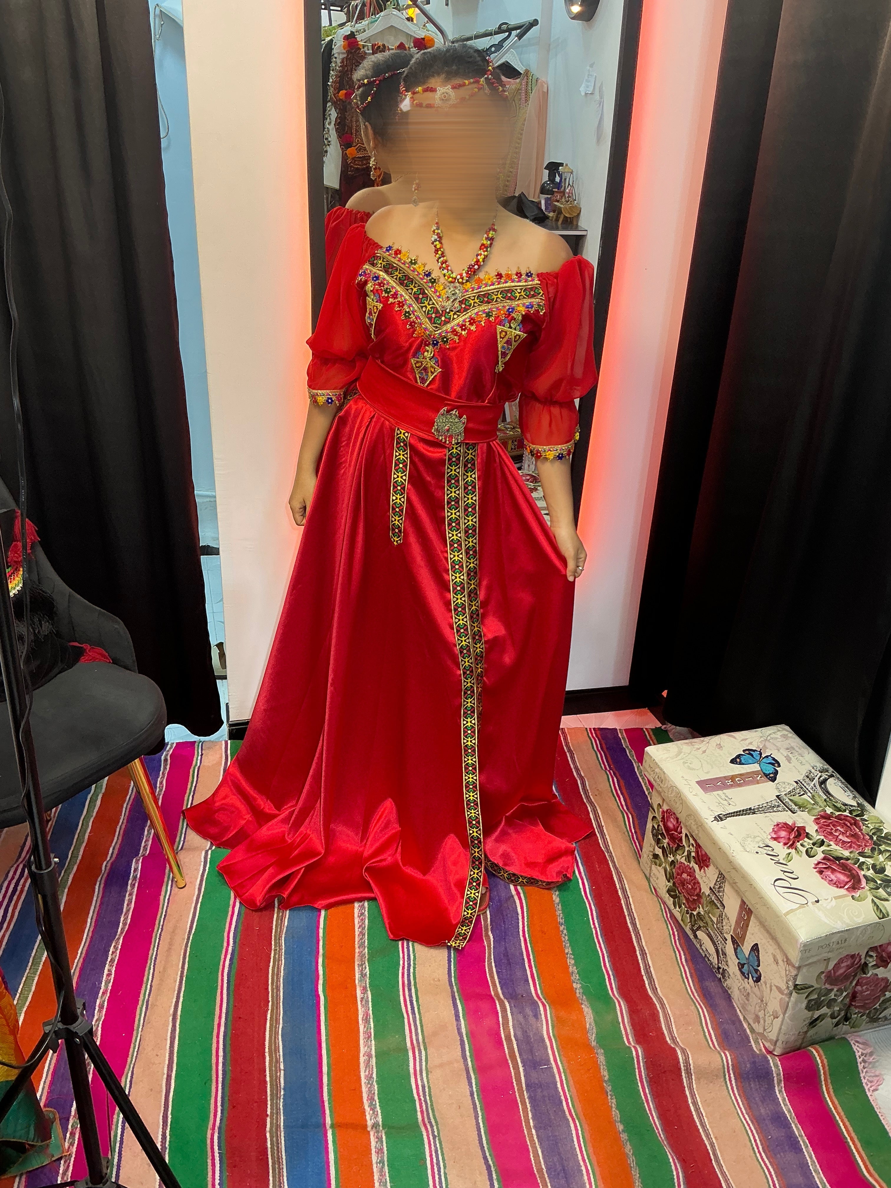 Robe kabyle rouge et noir