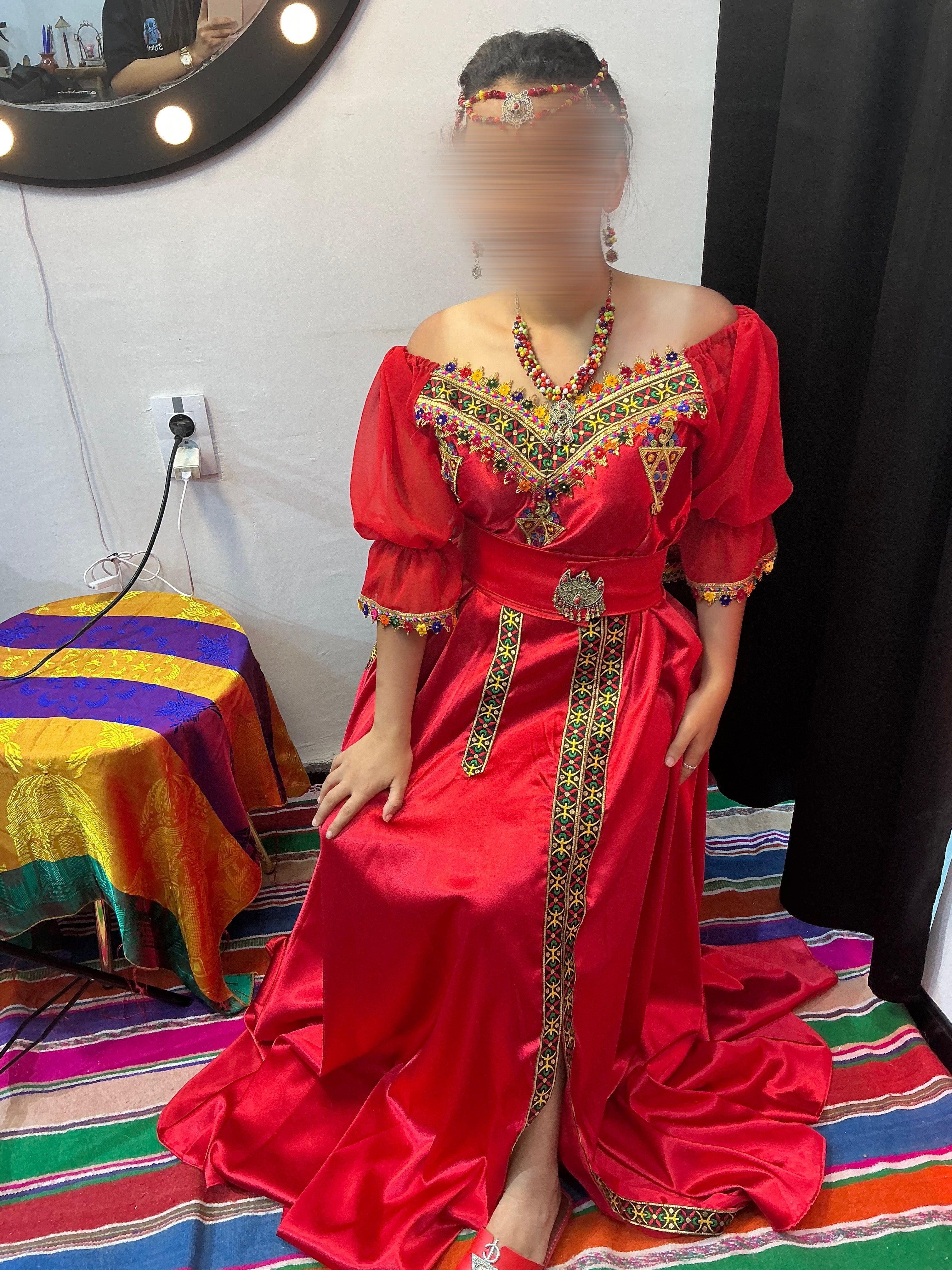 Robe kabyle rouge et noir